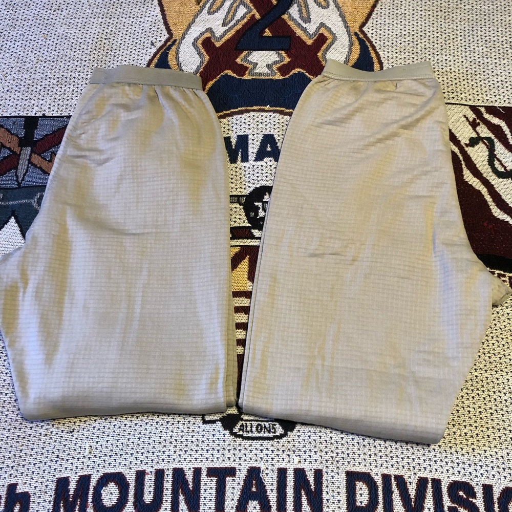 2x Grid Fleece Bottoms. Size M/R. Army. Military.